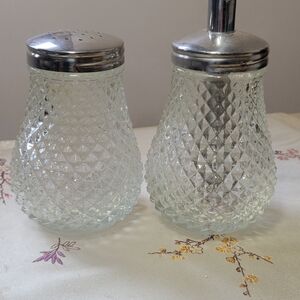 Vintage Hobnail Consinent Set
